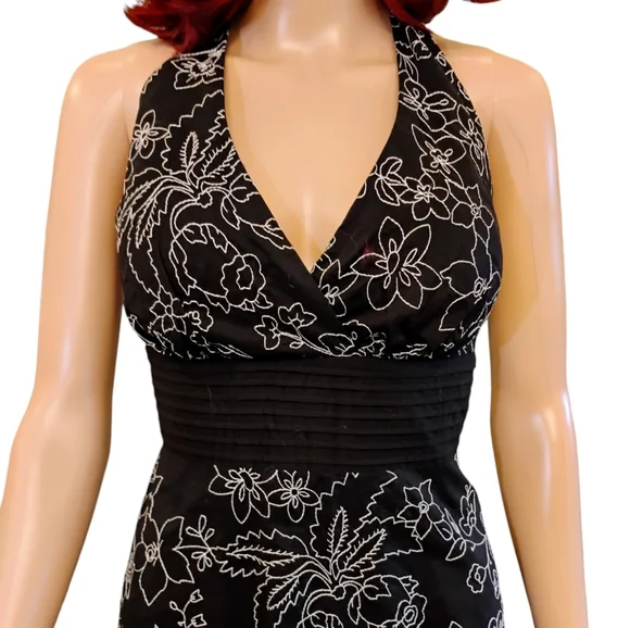 White House Black Market Embroidered Halter Dress Size 0 - Picture 2 of 7